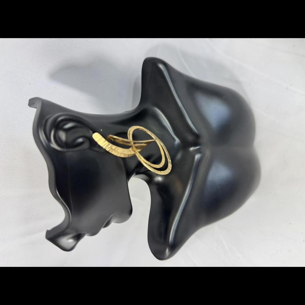 Stylish 14k Gold Hoop Earrings with Textured Design